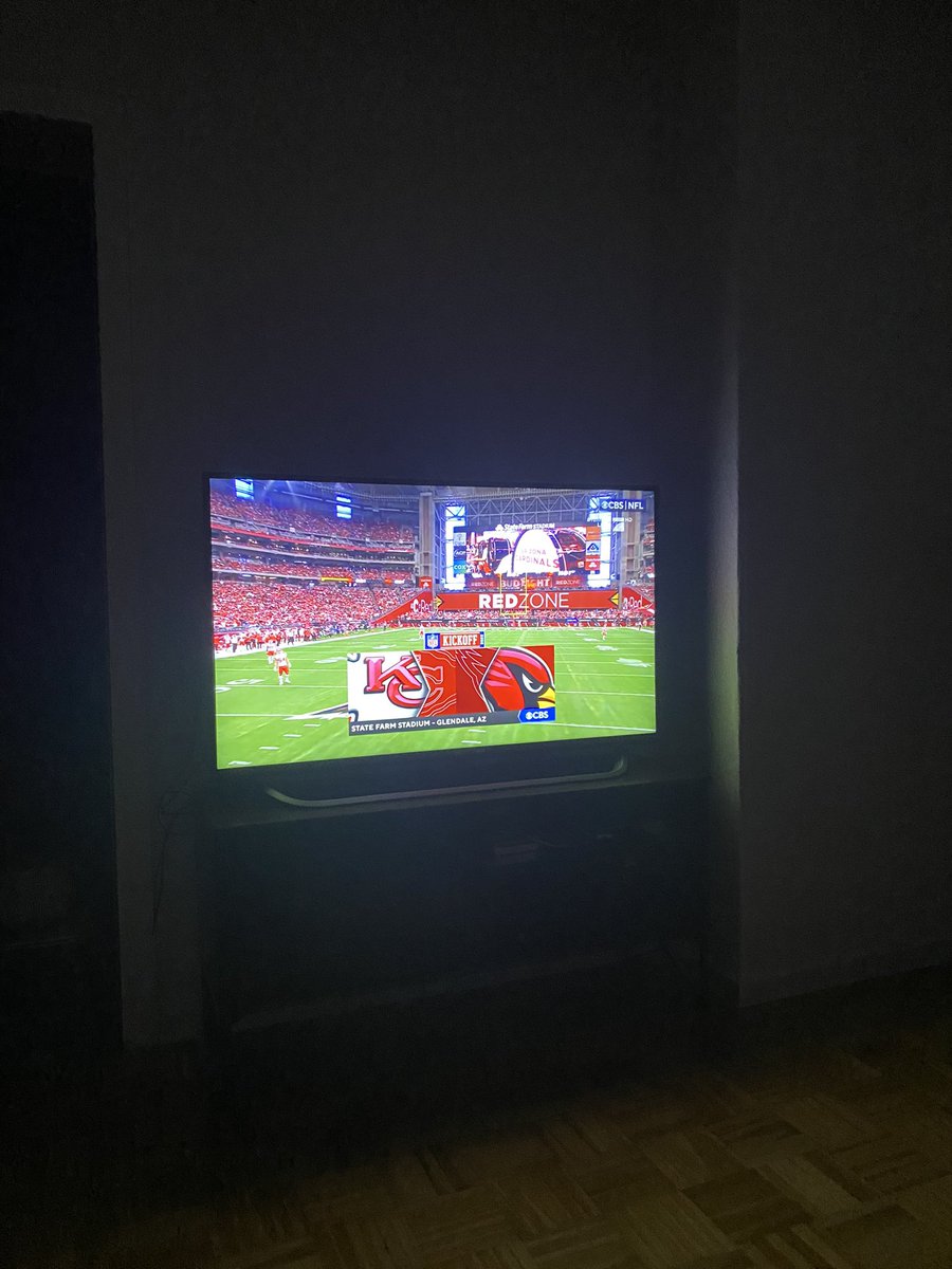 ChrisLergen's tweet photo. Let’s go Chiefs! #KCChiefs #ChiefsKingdom #ranNFL @NFLDeutschland @Chiefs @ransport https://t.co/uKVWaiXnBi