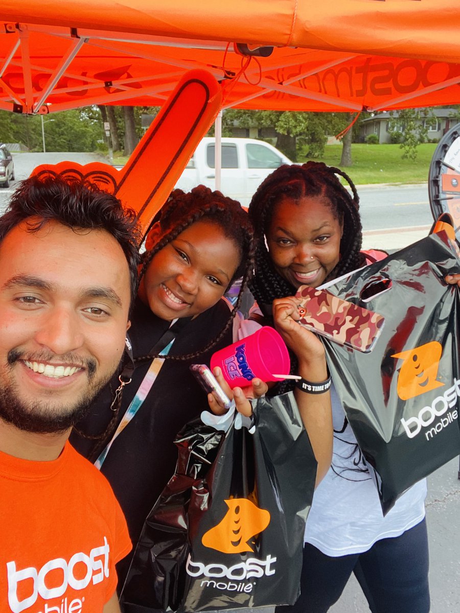 Smart_And_Smart's tweet photo. Grand Re-Opening!!!
@NikkiB_Marceco @mschwager3 @Eddie_Rivera_70 @JayMiglionico
#smartandsmart #boostnation #Marceco @tonywagner29 @mattholman25 https://t.co/AgPox7YtLe
