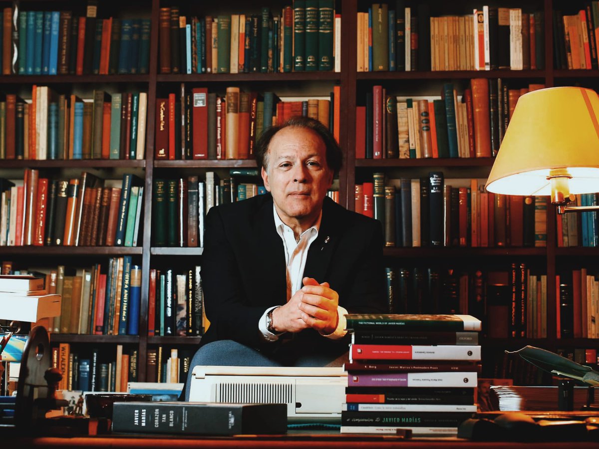 Lecturazul's tweet photo. Fallece el aclamado escritor español Javier Marías 
https://t.co/96OeTkSBXg

#JavierMarías #Literatura #ÚltimaHora https://t.co/JYq6WLAf5N