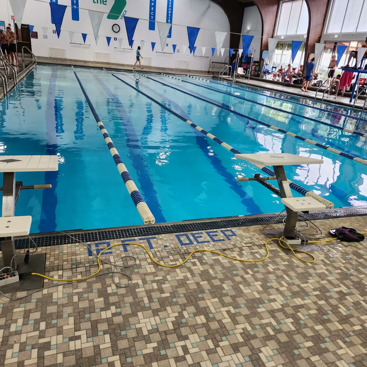 sarahjaswim's tweet photo. First swim meet of the season✅️ This was an experiment to see if I could actually complete with my chonic illness #adrenalinsufficiency. 
And I DID!😁🏊‍♀️ 
My times were not the best,but  I got 1st in two events and 2nd in two others.
Loved it. Glad to be back! #peakerfish🦈 https://t.co/5ZAsfaJLPS