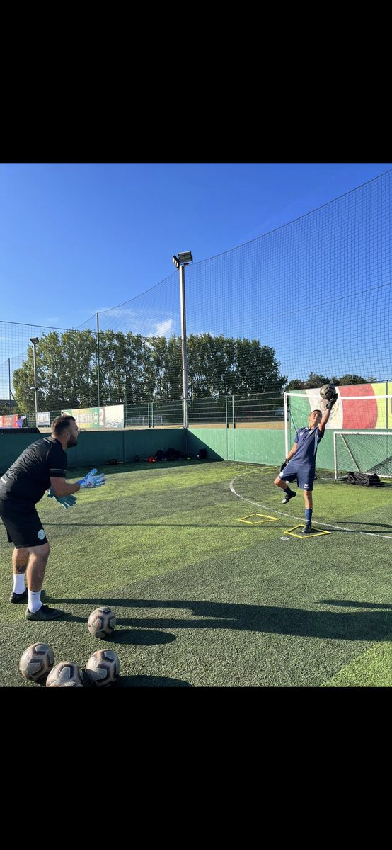 GK Specific Sessions Available  Monday 5:30-6:30pm
Thursday 6-7 pm                                           DM/Email <a href="/charlie_croydon/">Charlie Croydon</a> @CharlieCoaching  to book on ✅
