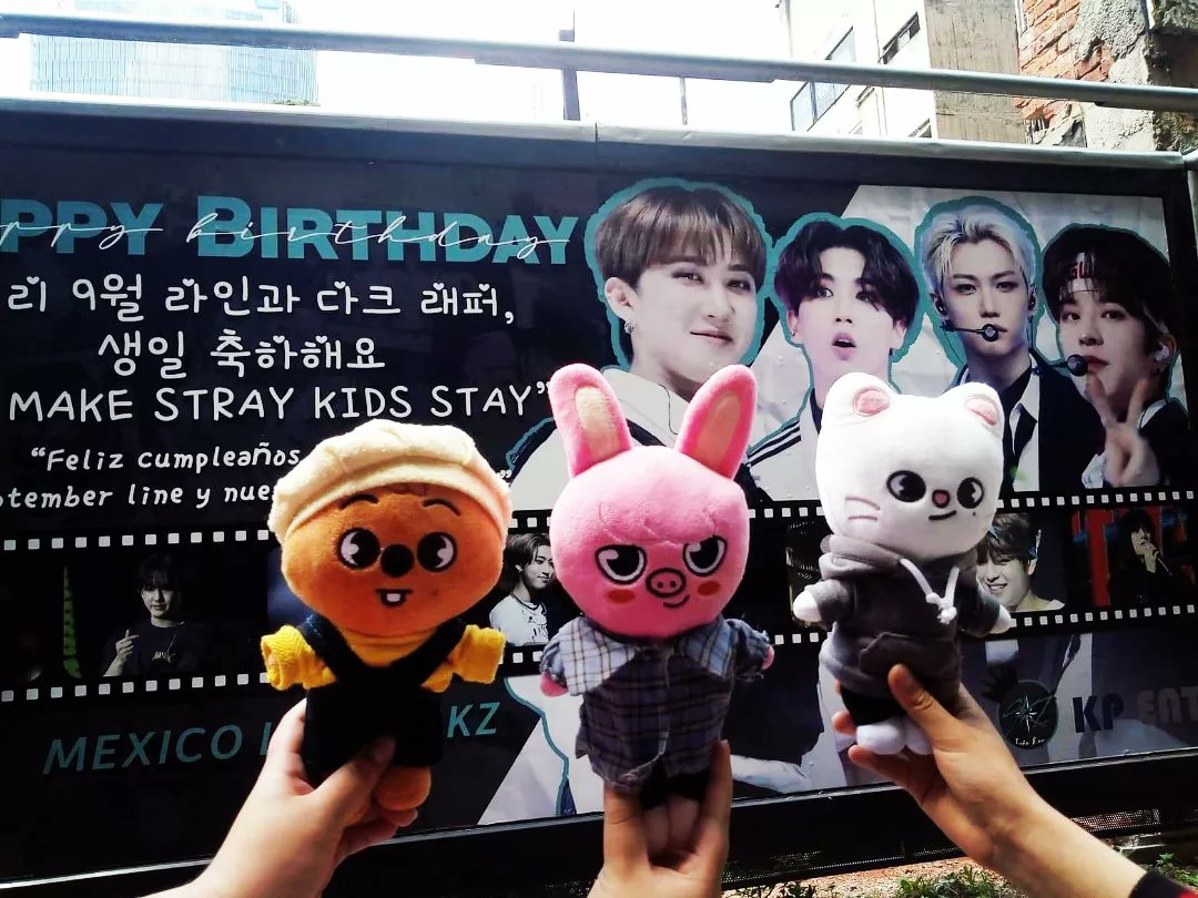 JazmyNSimpsoneR's tweet photo. Gracias a @SKZProyectosMx por la valla para festejar el cumpleaños de Changbin y de la september line

#StrayKids
#SKZBDayProjectMx
#changbin
#hanjisung
#Felix
#seungmin
#skzoo https://t.co/iXHGeZ4kZe