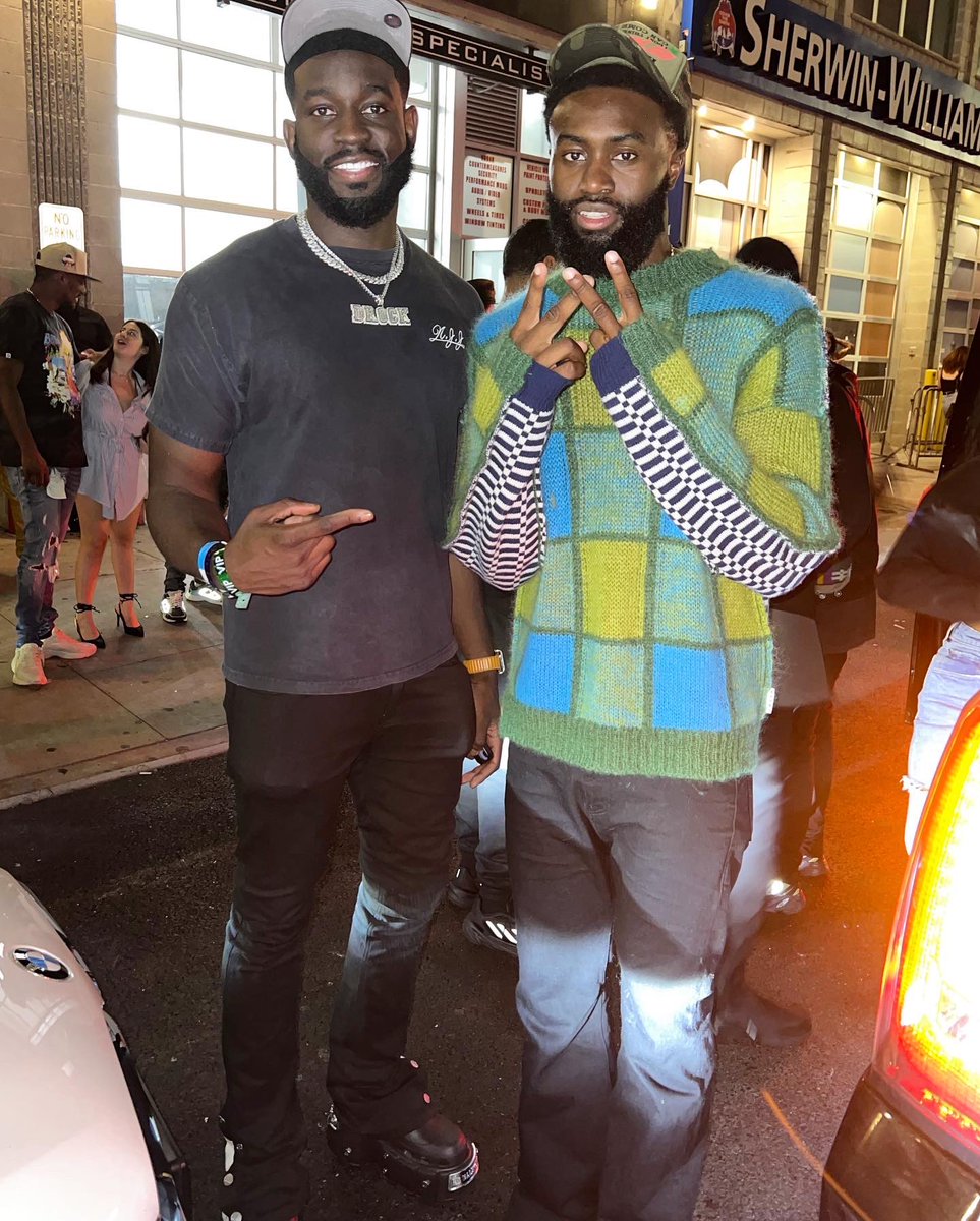 drocke_'s tweet photo. See Us Win @FCHWPO
#nba #ballin #losingfriends #seeuswin #celtics #ballislife #kazi #drocke https://t.co/UXhm2fhcQo