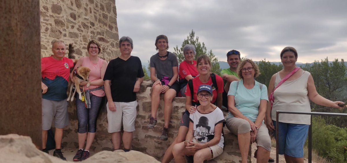 AjAvinyo's tweet photo. 📸 𝗟𝗮 𝗗𝗶𝗮𝗱𝗮 𝗮 𝗔𝘃𝗶𝗻𝘆ó
.
🚶‍♀️Caminada a la Torre dels Soldats.
📣 Acte institucional i aperitiu.
🎶 Havaneres i rom cremat.
.
#diadacatalunya2022 https://t.co/6FRY97WeJk