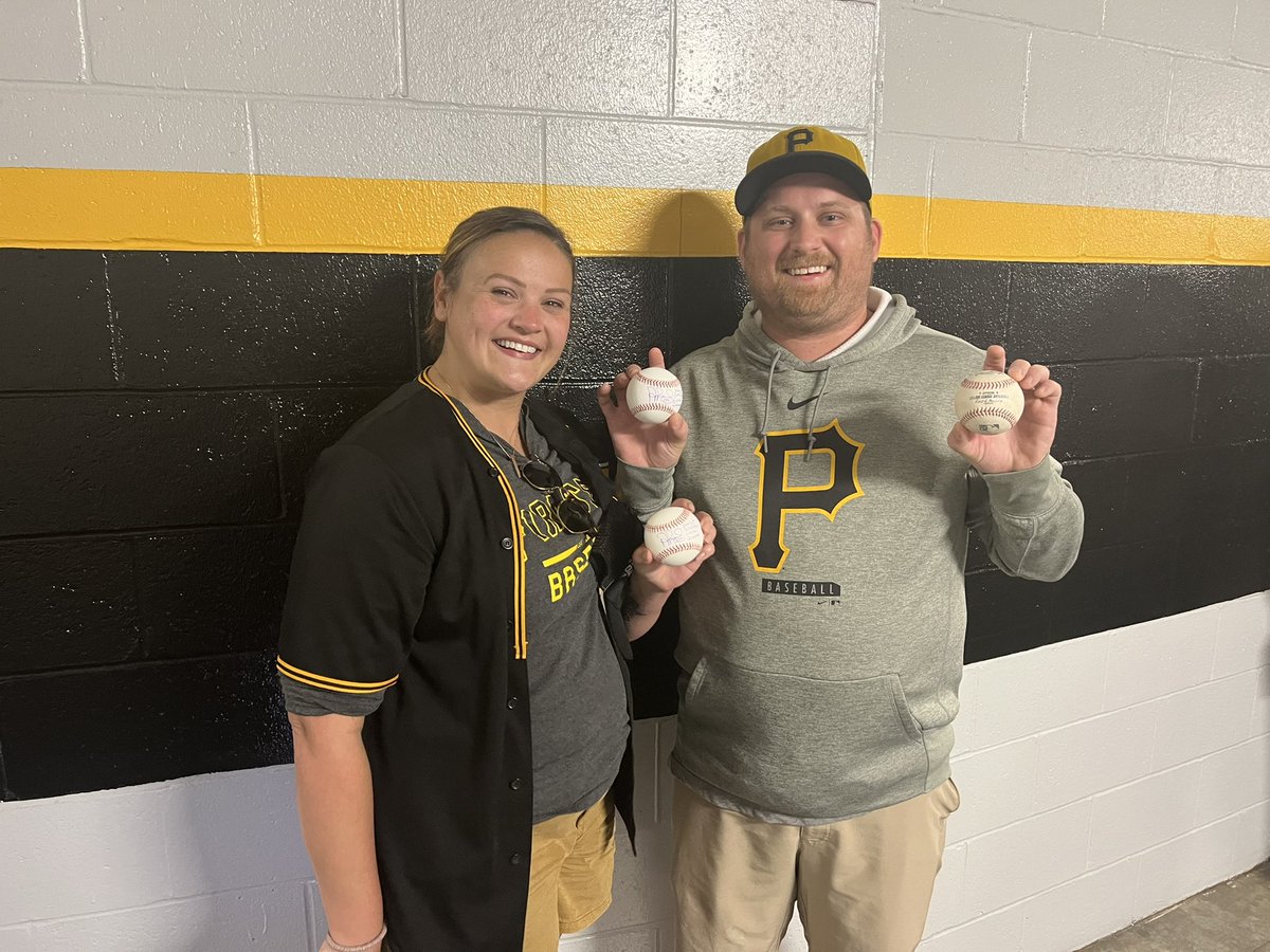 Matt and Samantha Brown caught Pujols’s 697th homer. Samantha’s father passed away one year ago today. They met with Albert to give him the ball back — he told them to keep it and signed two more for them. Said it would mean more to her than to him.