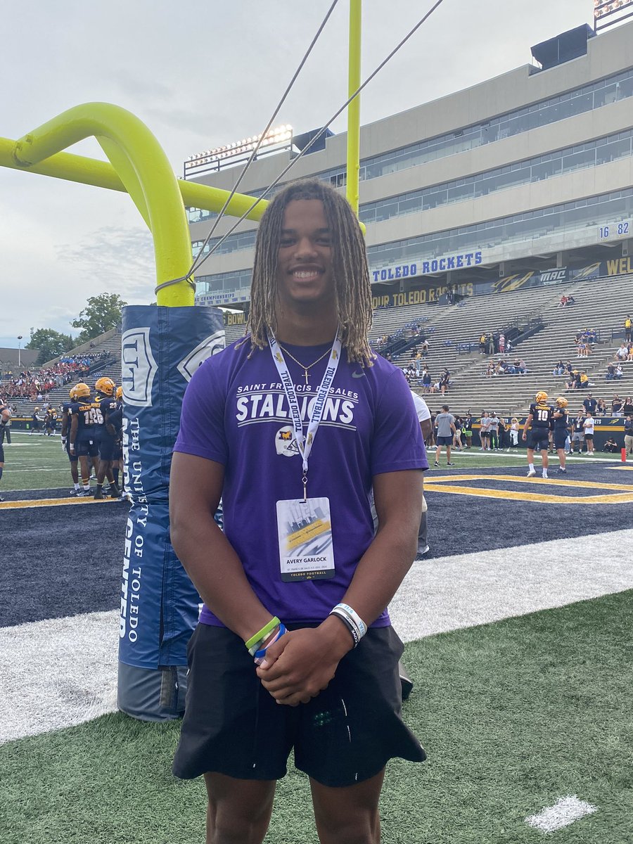 avery_garlock's tweet photo. Had a great time yesterday at the @ToledoFB game, hope to be back soon! @RickyCiccone @vkehres https://t.co/qUCUZpkdvZ