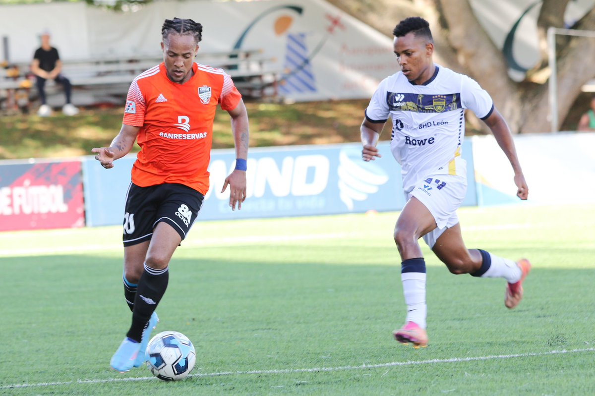 CibaoFC's tweet image. ⌚️HT’ #CibaoFC 1-0 #AtléticoPantoja #LDF22 #VivimosLaPasión