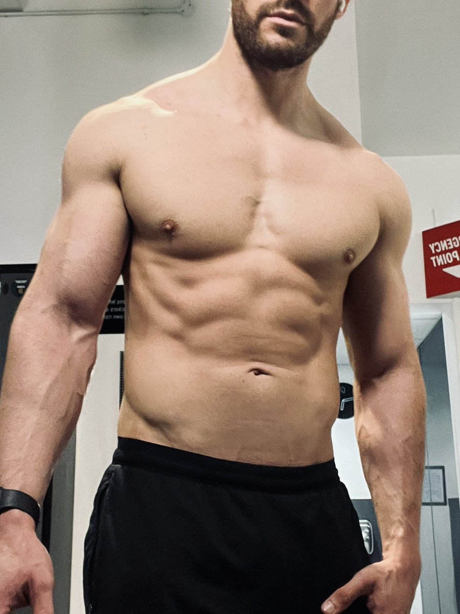 hot-dudes-good-mood-on-twitter-rt-mccdan87-i-be-up-in-the-gym