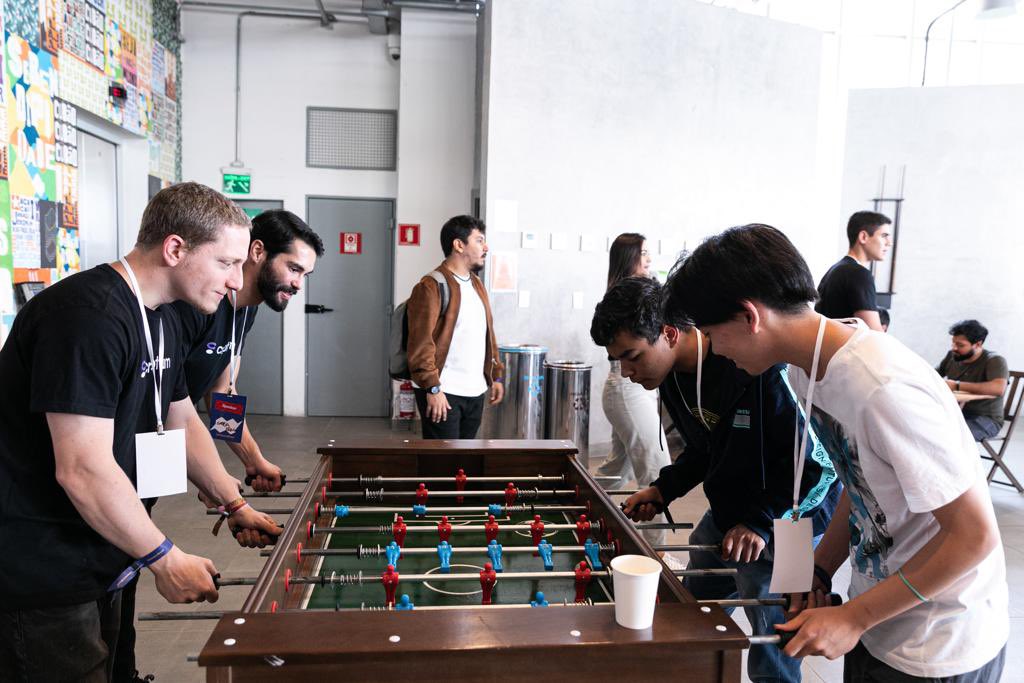 Ethereum_Brasil's tweet image. #EthereumSP está quase no fim e queremos compartilhar momentos incríveis com a nossa comunidade!🚀

Como está sendo a sua experiência no EthereumSP?