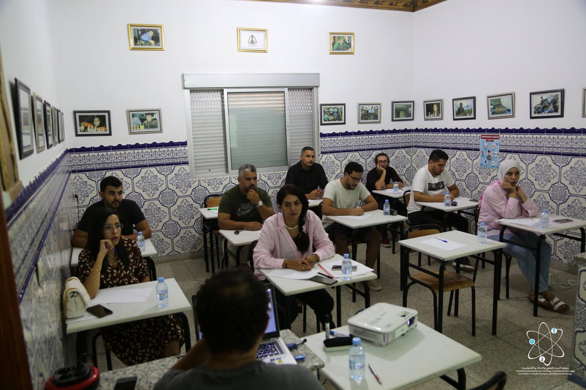 AOFSRIT's tweet photo. As a follow up to the previous course “How to formulate a research problem?”, Prof. Ammou Sohaib continued with a new chapter “How to formulate research questions? “. Firstly, the presentation commenced with an emphasis on the immense important of literature review and study; https://t.co/Hy8l0uYopz