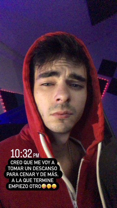 Lo dicho, voy a cenar y a descansar un poco y luego empiezo otro directo con posible public cum😳💦  Cuanto