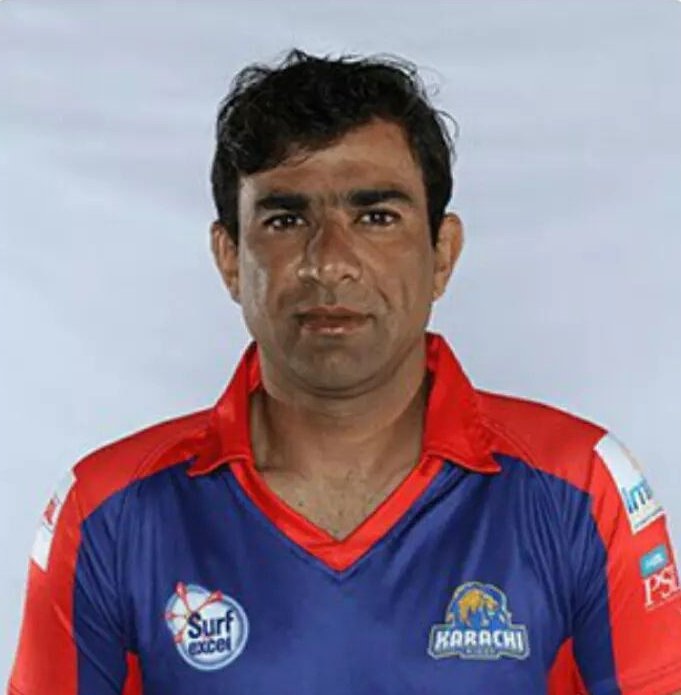 AsadAlee8's tweet photo. We were getting rid of Hafeez and malik To Find Out Young Talent.
(Le Young Talent🤣) https://t.co/mlvIcNn8Qq