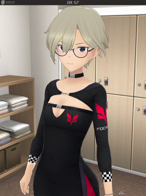 コンパニオン+丸メガネ 