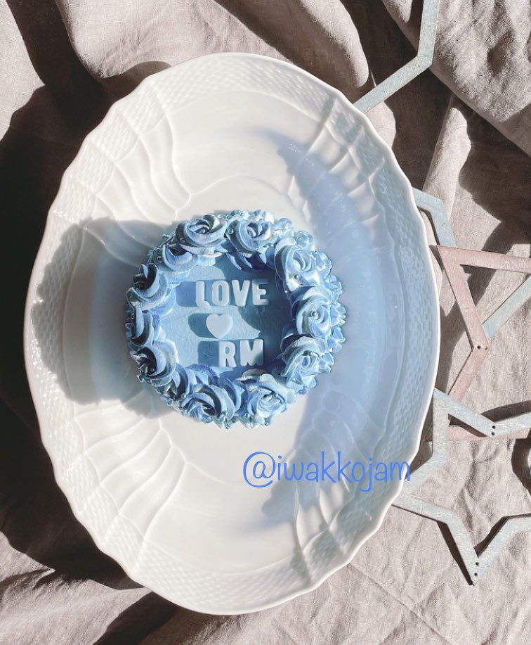 iwakkojam's tweet photo. 💙happy birthday💙RM💙
ナムさん‼︎‼︎‼︎

#KimNamjoon
#RMDAY 
#HAPPYRMDAY 
#NamjoonStillNamjoon
@BTS_twt https://t.co/K97ija8xfo