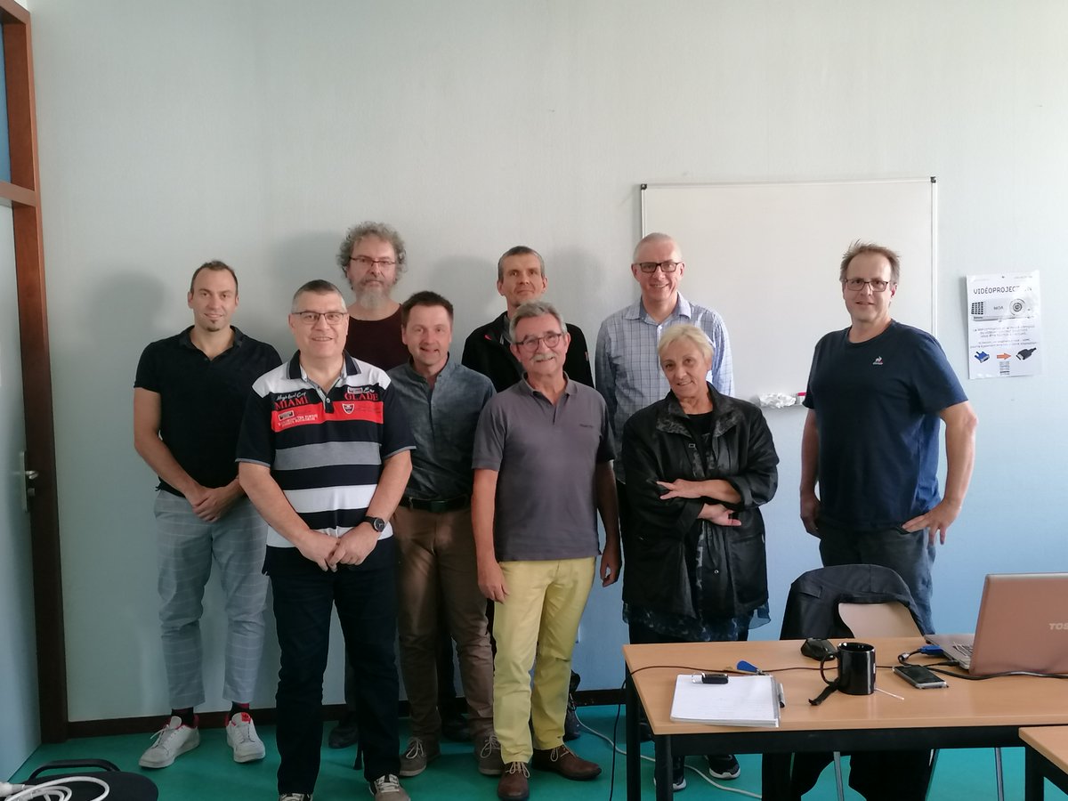 Une formation "Nouveaux clubs, futur.e.s dirigeant.e.s" s'est tenue dans les locaux du club de Chambéry.
<a href="/Didier_PASCAL_/">Didier PASCAL</a> et Alain Saint-Arroman, ont abordé les règlements qui régissent la <a href="/ffechecs/">Fédération Française des Échecs</a>  les pratiques admin., des Pb de gestion, de compta, de RH, ... <a href="/LigueARAEchecs/">Ligue ARA Échecs</a>