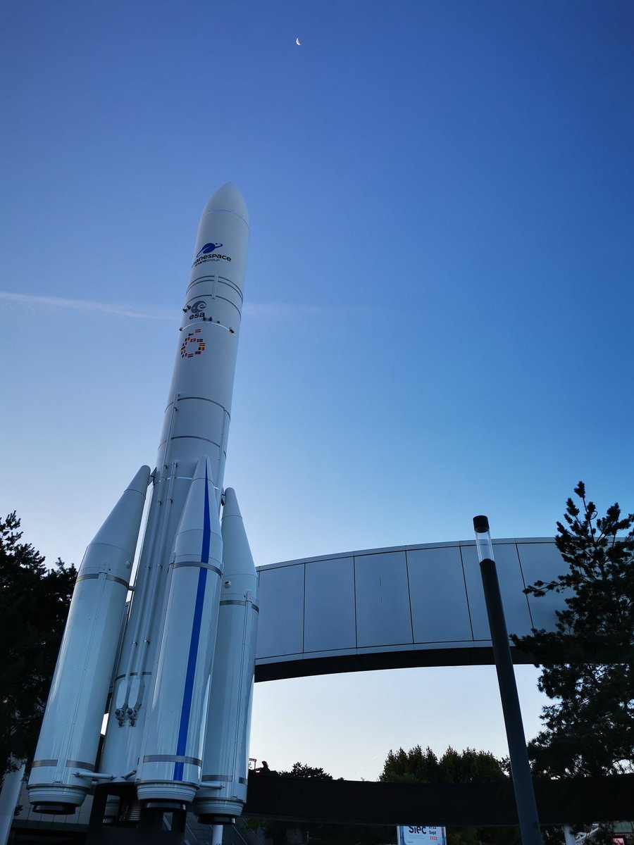 AnthonyEduStark's tweet photo. Bonjour #IAC2022 #Paris.. I got the #Ariane rocket with the Moon https://t.co/ClBy9WskQW