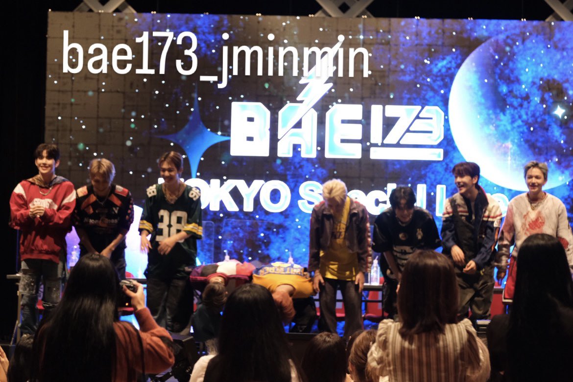 bae173_jminmin's tweet photo. 最後までお辞儀深々としてる2人が可愛すぎておばさん死亡🥹

#bae173 #BAE173 #비에이이173  
#ODYSSEY  #ODYSSEY_DaSH https://t.co/gqfAk7PkTc