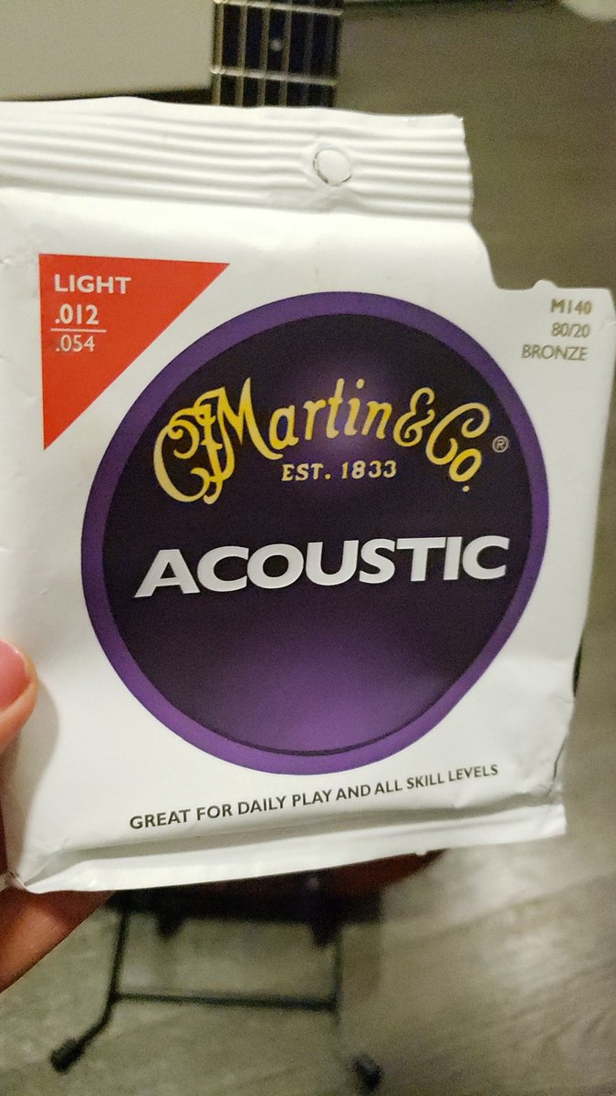 Crescentcardina's tweet photo. New strings and freshly oiled fretboard 🤤🤤 😍💞 #joy #littlethings #happiness #guitars #stringchange https://t.co/OFPakSVPas