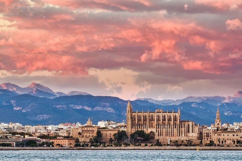 passionforpalma's tweet photo. El skyline de Palma, un regalo para la vista 😍

#VISITPALMA 

📷meine_fotoreise_durch_die_welt https://t.co/8ITQngMg5s