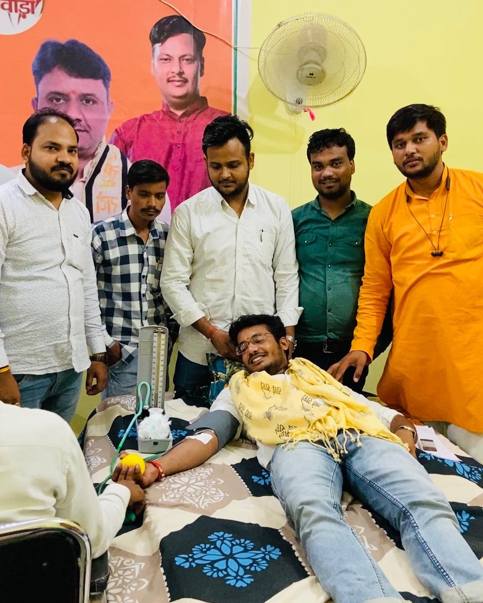ManavBjp1's tweet photo. यशस्वी प्रधानमंत्री @narendramodi  जी के जन्मदिन पर युवा मोर्चा कार्यकर्ताओं के साथ रक्तदान किया ..
मानव गुप्ता 
मण्डल अध्यक्ष भाजयुमो गुरसहायगंज कन्नौज 
@PranshuDutt 
@SubratPathak12 
@mukhlalpal_bjp https://t.co/Iv3nhAxkIU