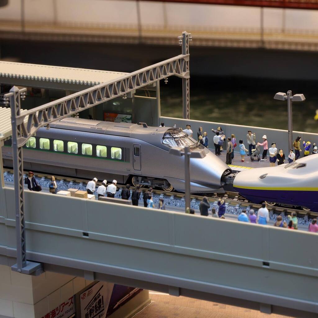 riostam's tweet photo. https://t.co/tGx9wNf6gQ #nゲージ 每日一枚

#400系 #400系新幹線 #tomix #新幹線 #Shinkansen #e4系 #e4max

#鉄道 
#鉄道模型 
#鉄道写真 
#鉄道風景
#modelrailroad
#ngauge
#miniature
#nscale
#diorama
#ジオラマ 
#鉄道情景
#鉄道模型写真
#自宅で撮り鉄 https://t.co/9MwDArkVzs