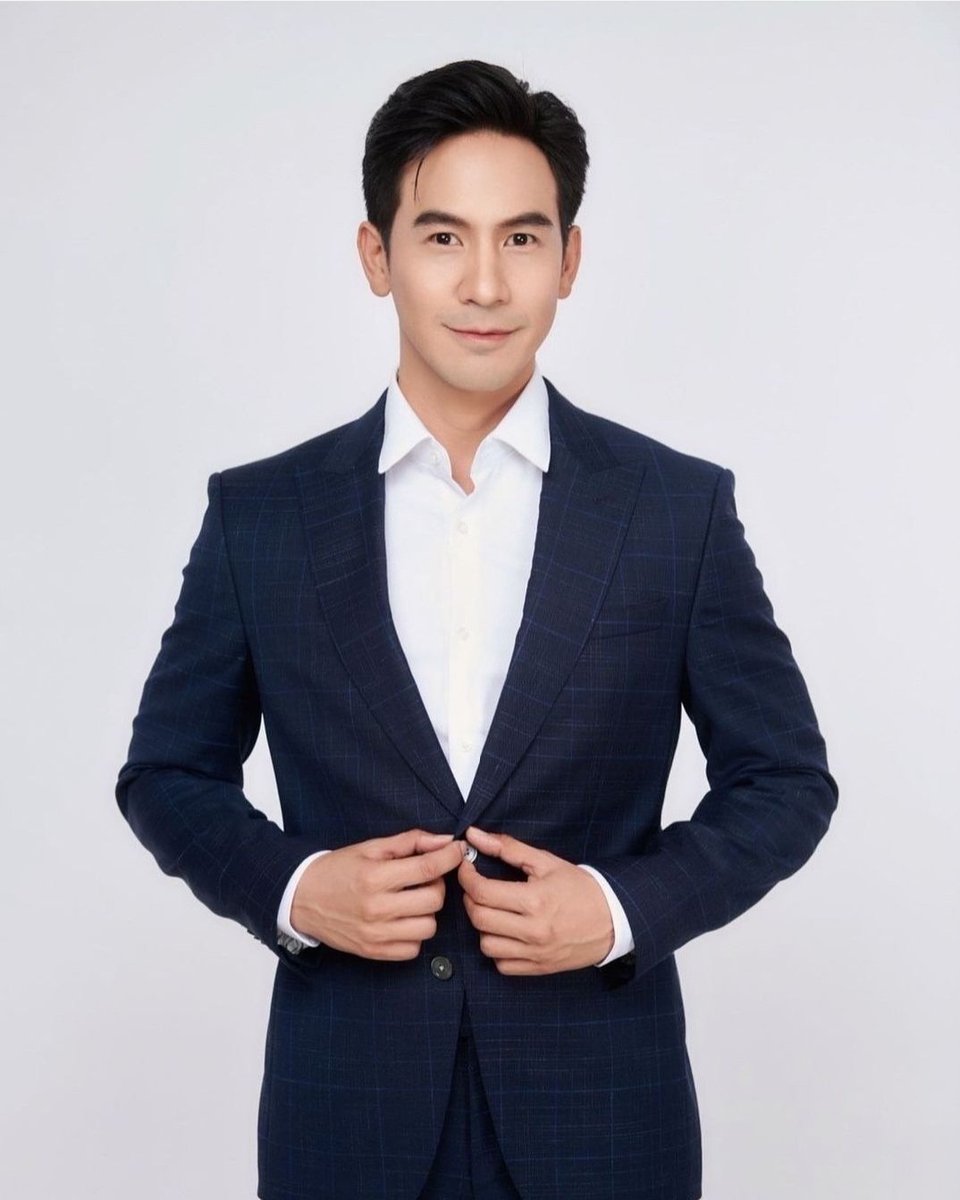 MOMPPLLL1's tweet photo. หล่อไม่เกรงใจใคร 🥰🥰
#popezaap https://t.co/UeaJSsccPJ