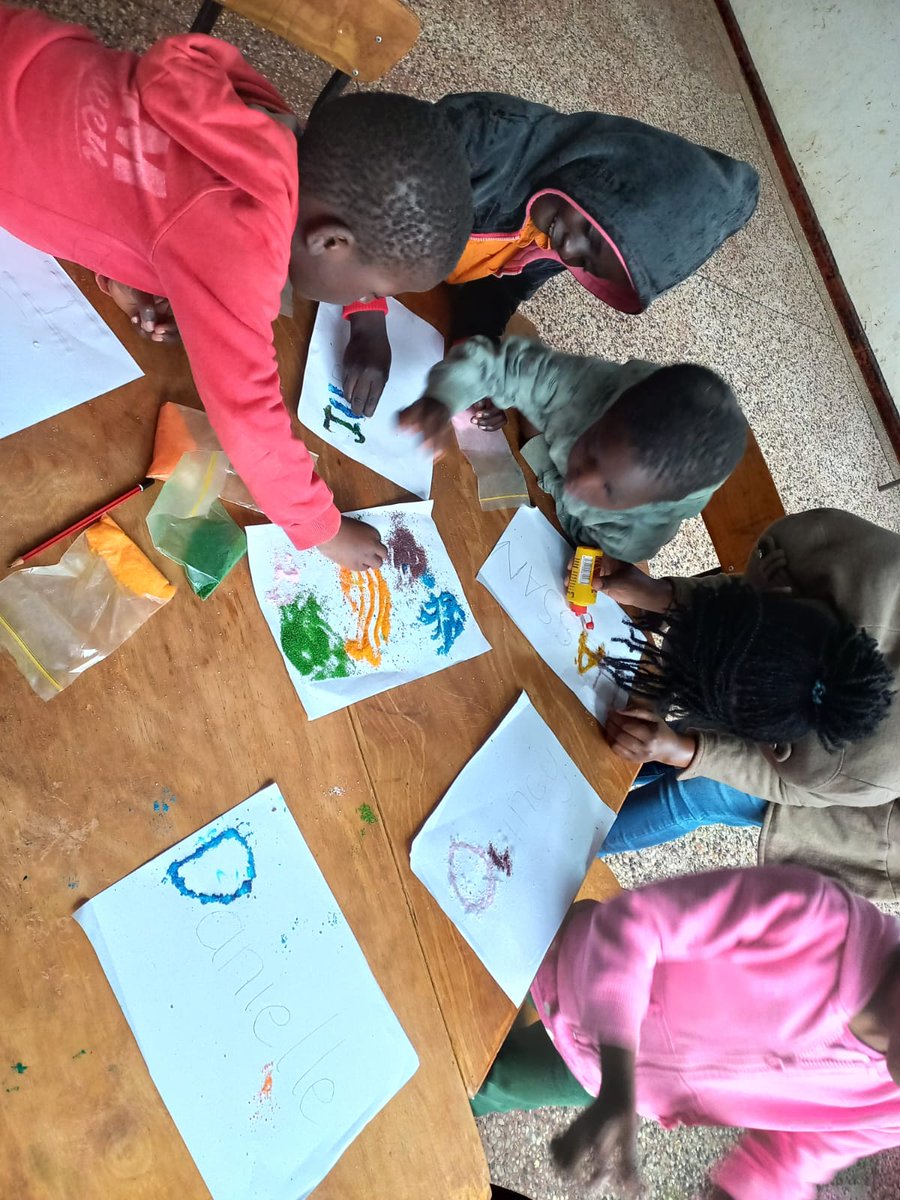 KabanyaMoh's tweet photo. Art sunday...coz learning should be fun...@wwasome_trust
#watotowasome
#helpachildread
#qualityeducation https://t.co/2hl9rpey1P