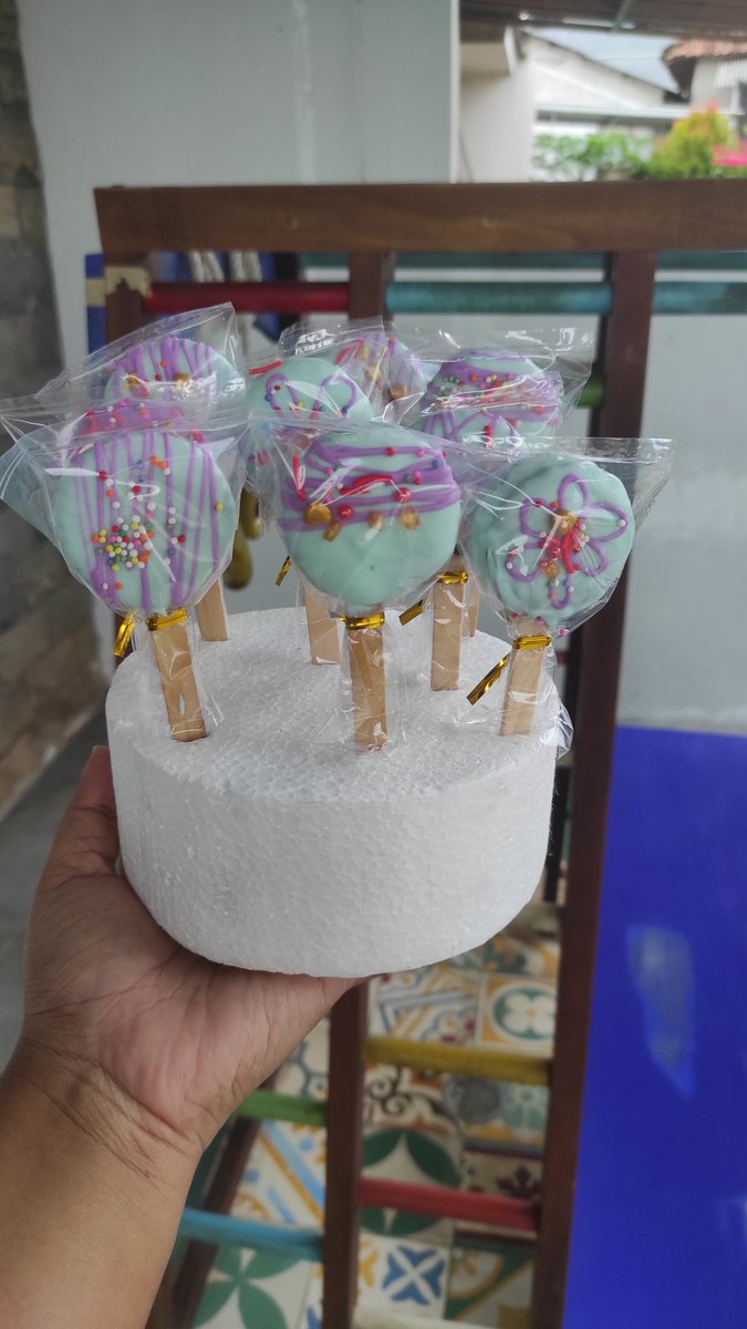 setyaningwulan's tweet photo. Selamat pagi temen-temen, semangat Senin, bantu RT yah 🥰

Aku jual oreopops yaa bisa cek di IG @wonderpops.id, bisa juga dibeli di tokopedia yaa 🤗

Ini bisa dibeli satuan, bisa juga request warna dan request tema, extra hampers packaging juga bisa 🥰 https://t.co/qhGjNa2750