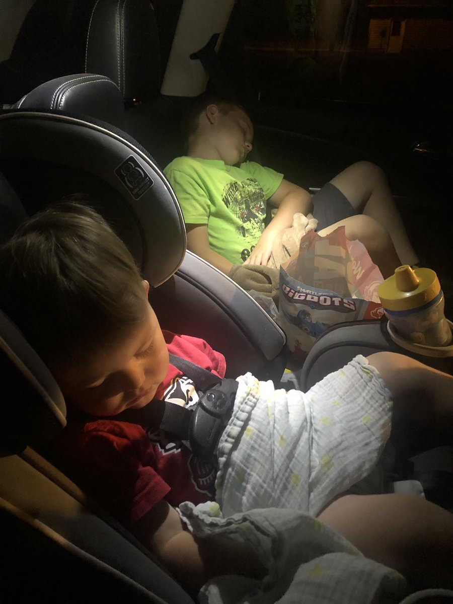 HrnssRcngJess's tweet image. What a pretty successful (and exhausting) #OpeningDay for #JugWeek looks like @LB_Jug