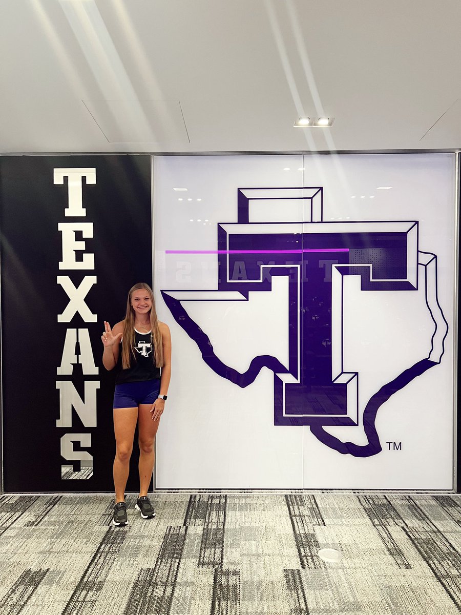 chandlerrwilson's tweet photo. Thank you Coach @atgwills17 and Coach @clay_holland2 for a great official visit this weekend at Tarleton State University!! Beautiful campus and a great atmosphere! #GoTexans @FrenshipTrack https://t.co/fy0i7h5u7n
