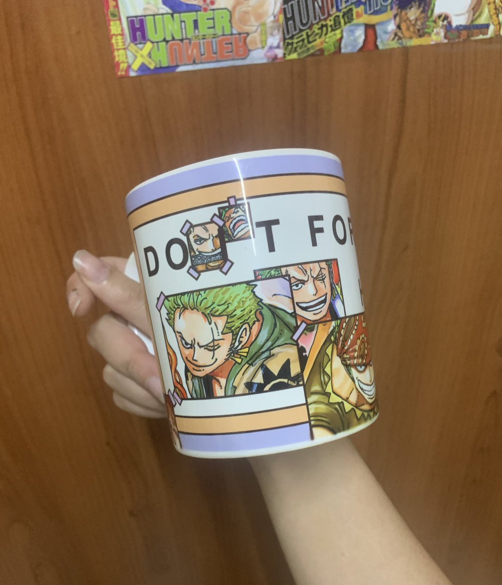 zororidad's tweet photo. Aparezco para mostrar la taza god que me compré y que mi computadora quedo totalmente inbañable https://t.co/fRW0f4dPOx