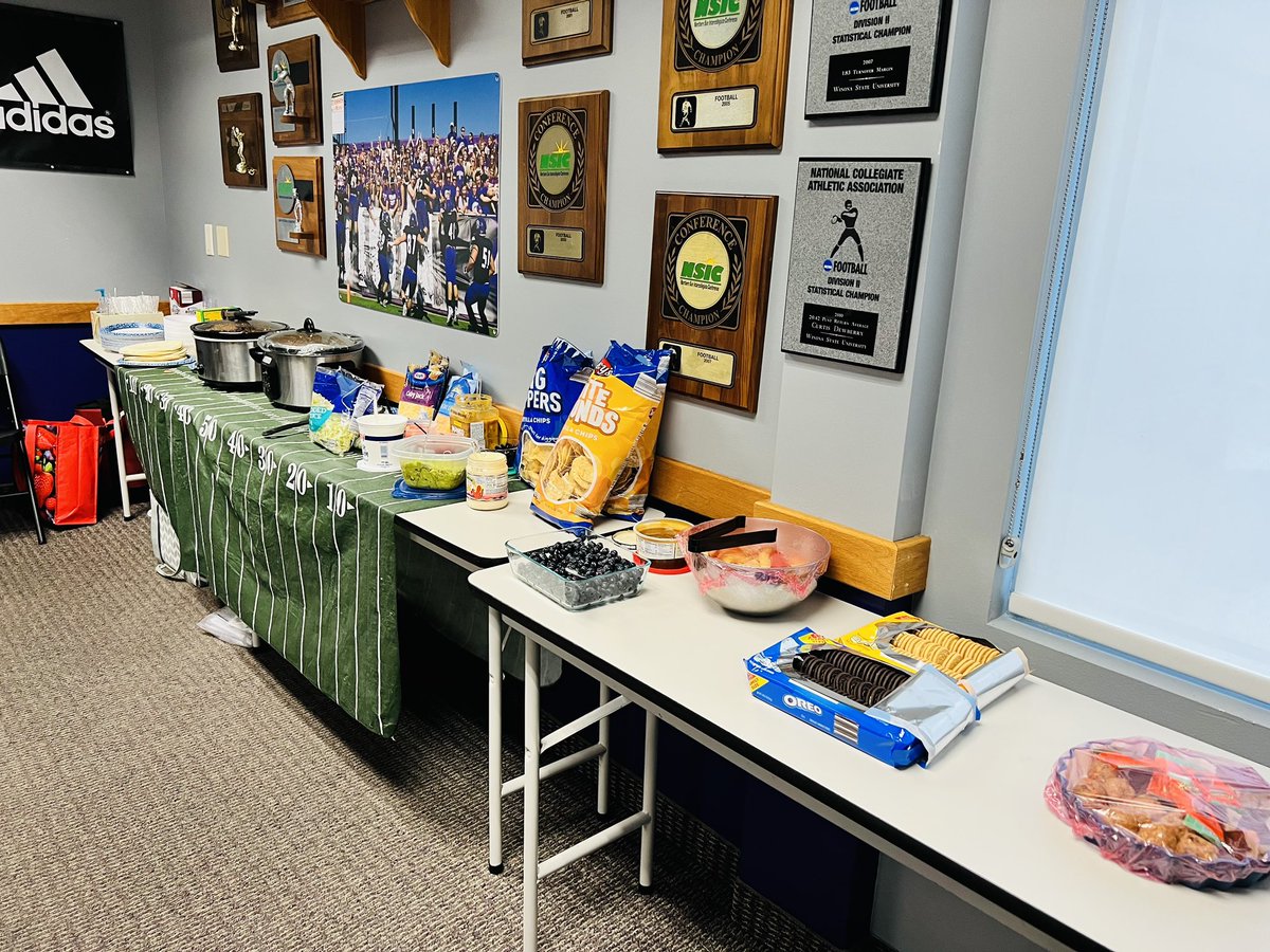 Football families that break bread together, stick together. Thanks to our <a href="/WinonaStateATH/">Winona State Warriors</a> families for their unconditional love, sacrifice, and the great taco meal! Your commitment allows us to do what we do. Definitely the bright spot in our day!  

Sunday Night = Family Night
