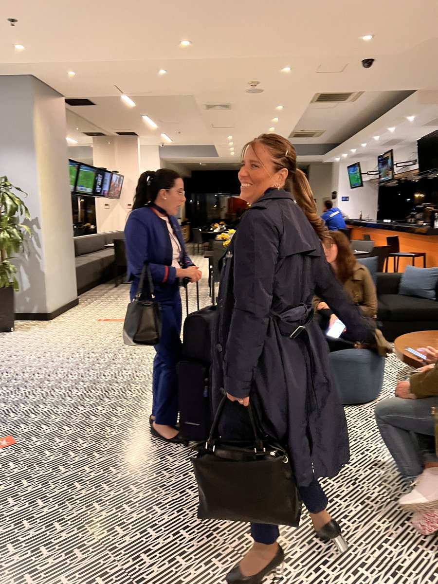 natylopezduque's tweet photo. @LATAM_CO @LATAMAirlines esta es la funcionaria que grosera hasta el final. Increíble que tengan este tipo de personas en su compañía. Esto fue en bogota en el lobby de un hotel. https://t.co/U4fi1ozsKB