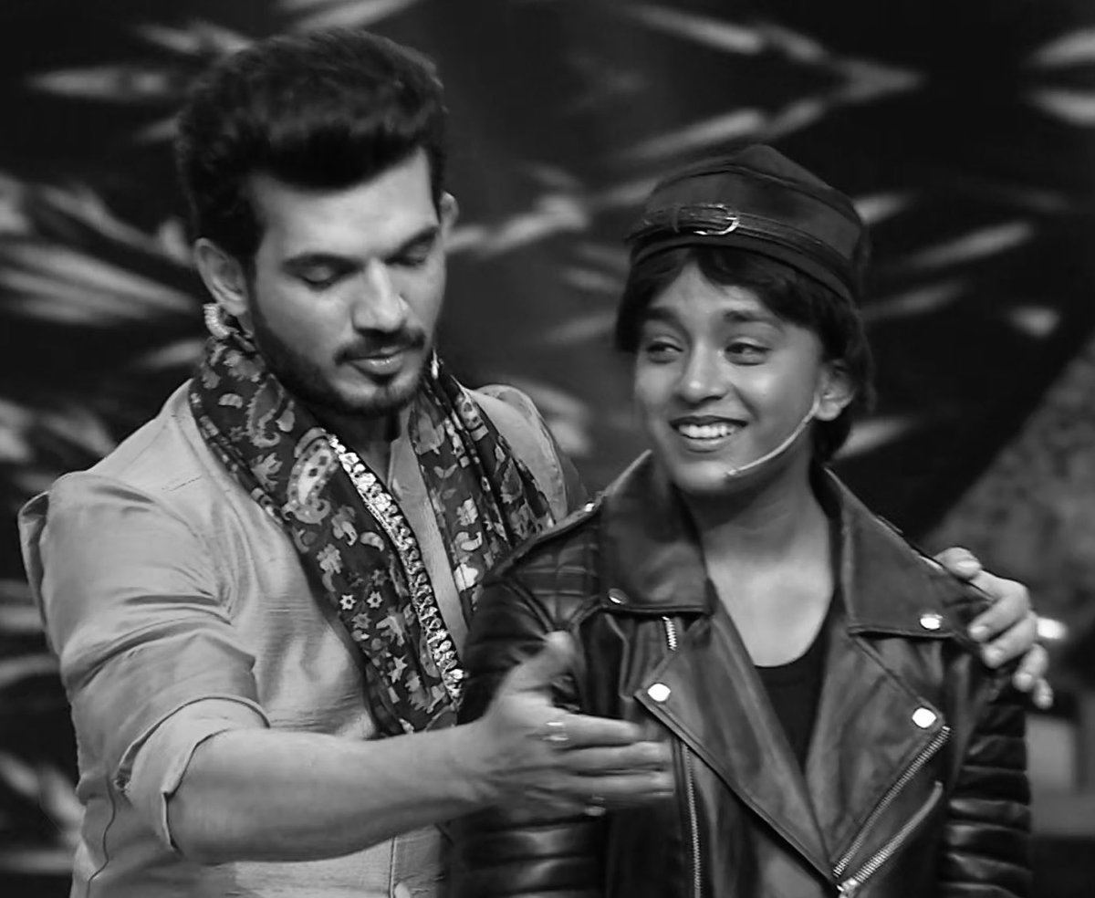 riya_creations's tweet photo. I’m glad RWSP is ending. Imagine arjun having to call someone else as “imlie”. 

Trauma mein chala jaata woh 😂😭 https://t.co/ao6I7Y3T0u