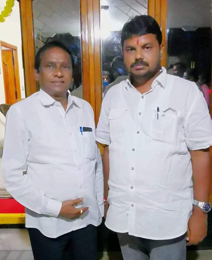 kishoreAlwayss's tweet photo. @JanaSenaParty రాష్ట్ర జాయింట్ సెక్రటరీ  శ్రీ దిరిశాల బాలాజీ గారిని మర్యాదపూర్వకంగా కలిసిన  శ్రీ బొంతు రాజేశ్వరరావు గారు... https://t.co/fFk9TNPj7I