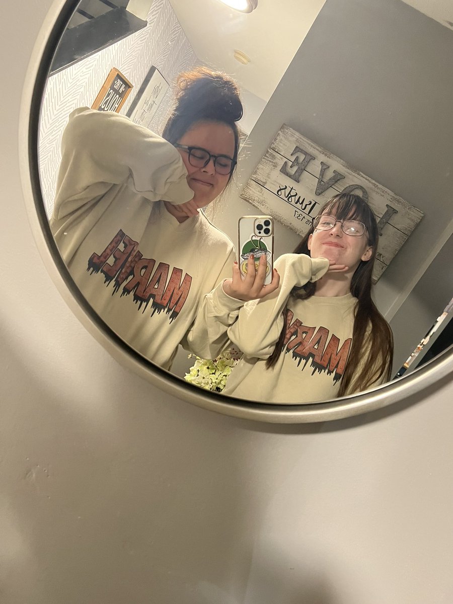 dopehuffy's tweet photo. Spoopy marvel twinnin’ 👻🖤
@caIangaeaf https://t.co/OwqeU09eVP