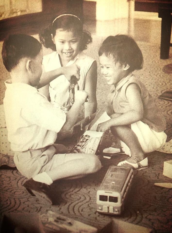 eYongWa1's tweet photo. สวัสดีวันจันทร์ #เรารักสถาบันพระมาหากษัตริย์ https://t.co/JSeK6v4oJl