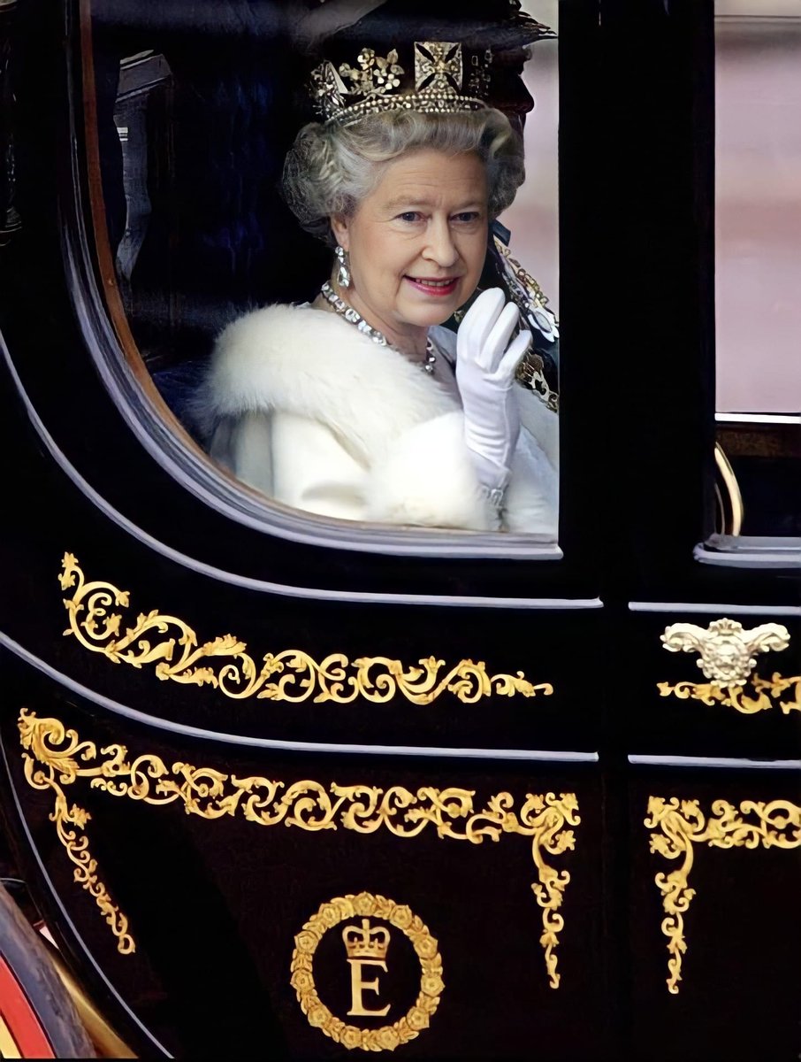 Browntigerdog's tweet photo. RIP Queen Elizabeth🙏🙏🙏 https://t.co/Q53hfTyR5o