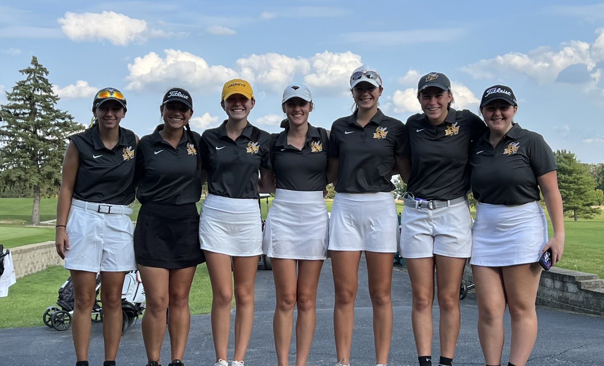 BWwomensgolf's tweet photo. Jackets took on the Heidelberg Invitational this past weekend! We are excited to be back at it again with the Terra Invitational Saturday. Following that the Allegheny Invitational Sunday and Monday! ๐ #awwjackets #jacketgolf https://t.co/Absn4HgBdL