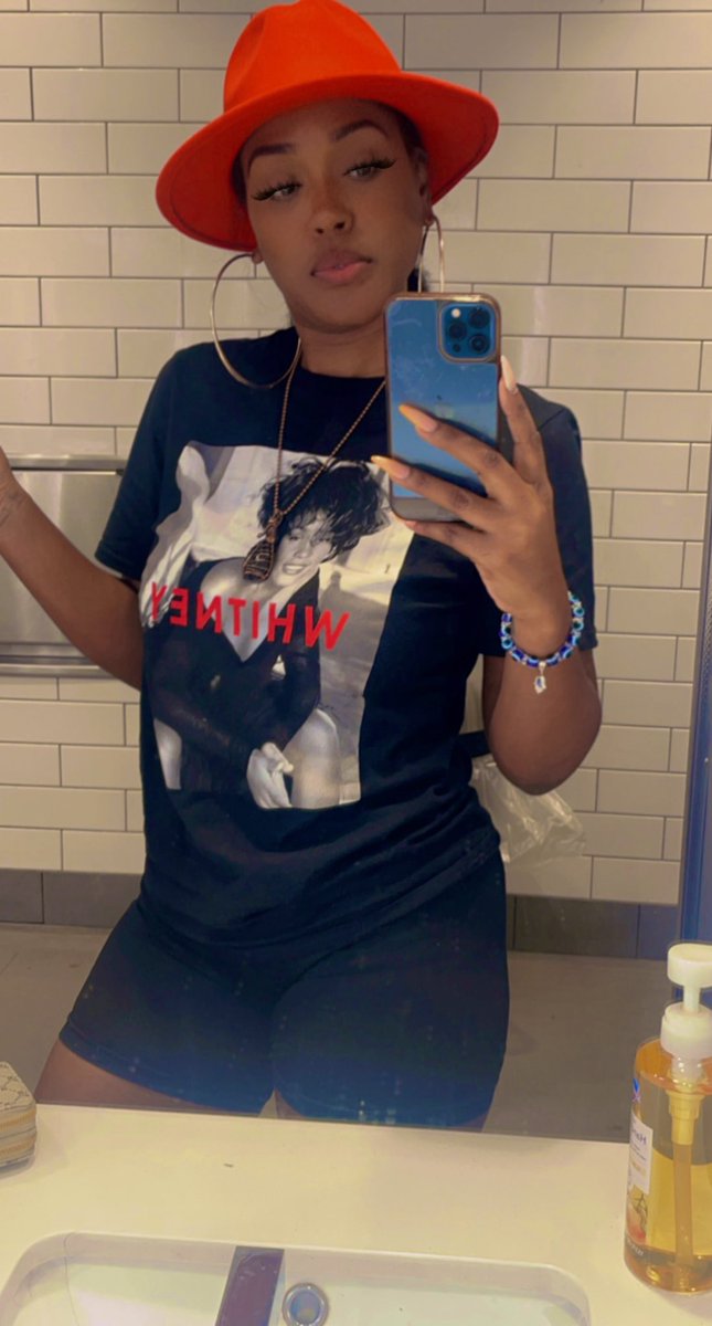 Aquarian Moon 🌙 tweet media
