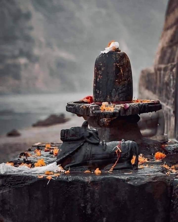 """"""कुछ वक्त महादेव को देने से 
खुद का वक्त सुधर जाता है"""""""

x.com/i/spaces/1BRKj…