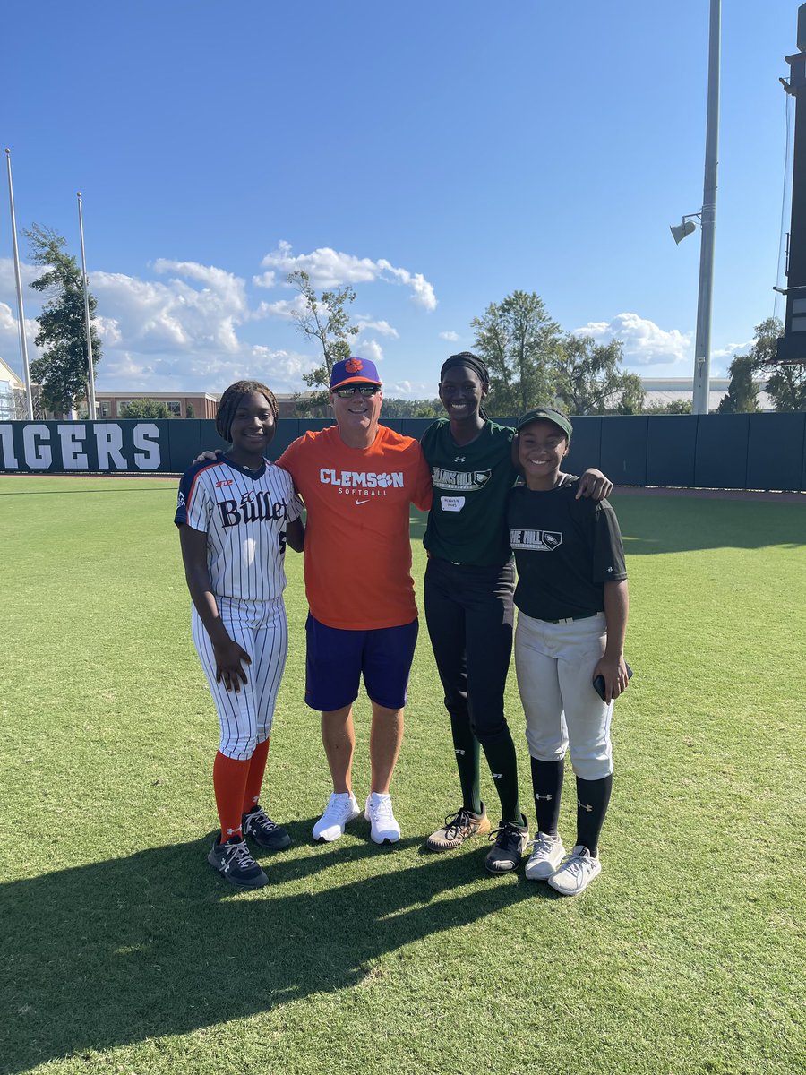 _Mac3_'s tweet photo. I had a great day at @clemsonsoftball today. I love the fact that I met new people and got a chance to see my teammates. I would like to thank the coaching staff @rittmanjohn @cbreault12 and my teammates for a great experience today.  @ecbmayfield @HooverSoftball https://t.co/57lF1KxNAk