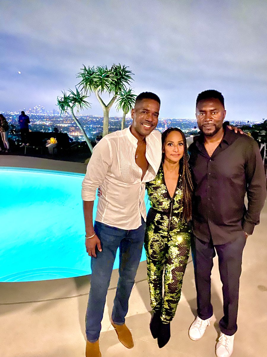 Happy #housewarming to 2 of my favorite peeps @amyduboisbarnett &amp; @richardleebrooks #funnight