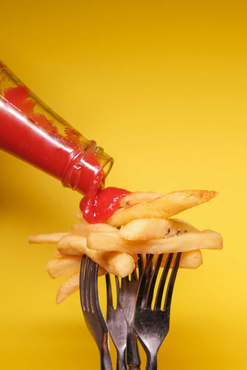 azeem_raslan's tweet photo. Warna merah dan kuning banyak digunakan dalam industri makanan khususnya fast food.
Tapi persoalannya, kenapa warna merah dan kuning atau salah satunya? Boleh baca entri saya.
https://t.co/CXje1VlWN3
#azaraslan #multimedia #graphicdesign #colour https://t.co/m4gjF3M06Q