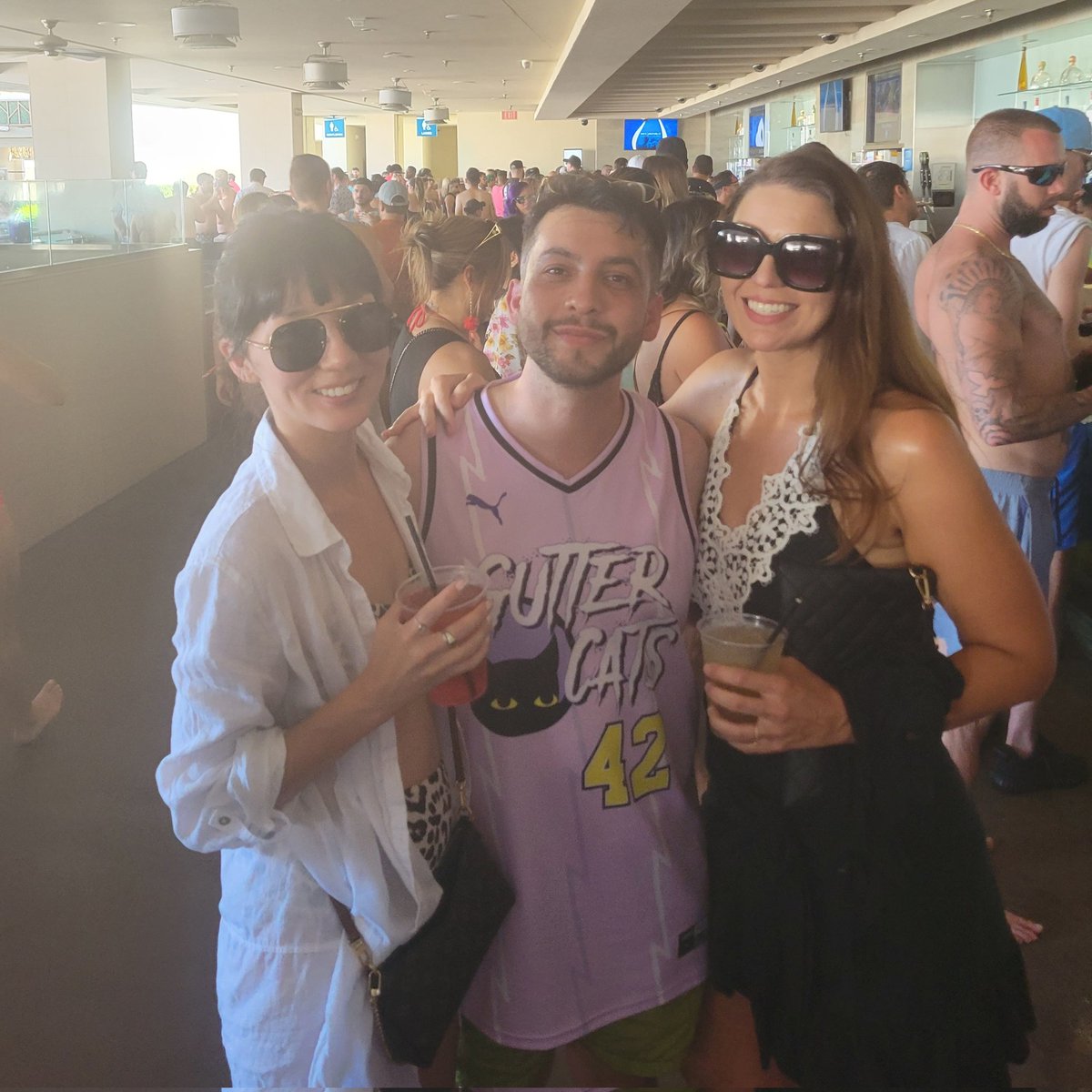 MrsThrob's tweet photo. The start of the GCG WAGS club 💕 loved meeting the gang and the ladies this wknd! @KiraCakeNFT @Headytokin  @NFTBuffet @tracyleenft @Stoniphantom #GutterCon2022 https://t.co/Qcjg6ZwEFY