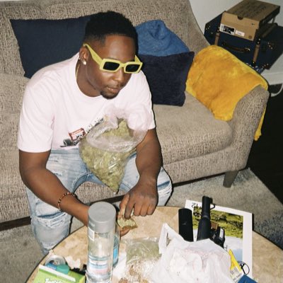 Uglyboyroy_'s tweet photo. #NewProfilePic https://t.co/yuNhOCcAaN