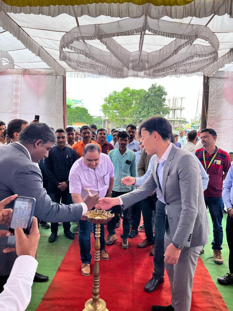 PRESPLdesk's tweet photo. Amazing response to @PRESPLdesk &amp; @mitsuiandco supported event for @ToyotaMotorCorp &amp; @KBLPumps Toyota Kirloskar Motors where tremendous numbers in rural Maharashtra @commissionerabd area
Local MLA+many more villages participated
@DrBhagwatKarad @TOIAurangabad 
#IndiaChanging https://t.co/jk8YoqmVDs