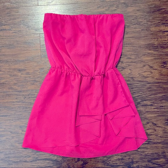 f2c265f5a9264bd's tweet photo. So good I had to share! Check out all the items I'm loving on @Poshmarkapp #poshmark #fashion #style #shopmycloset #disney #venus #ralphlauren: https://t.co/S4EhbG2iCW https://t.co/LWVQjWyM5Y
