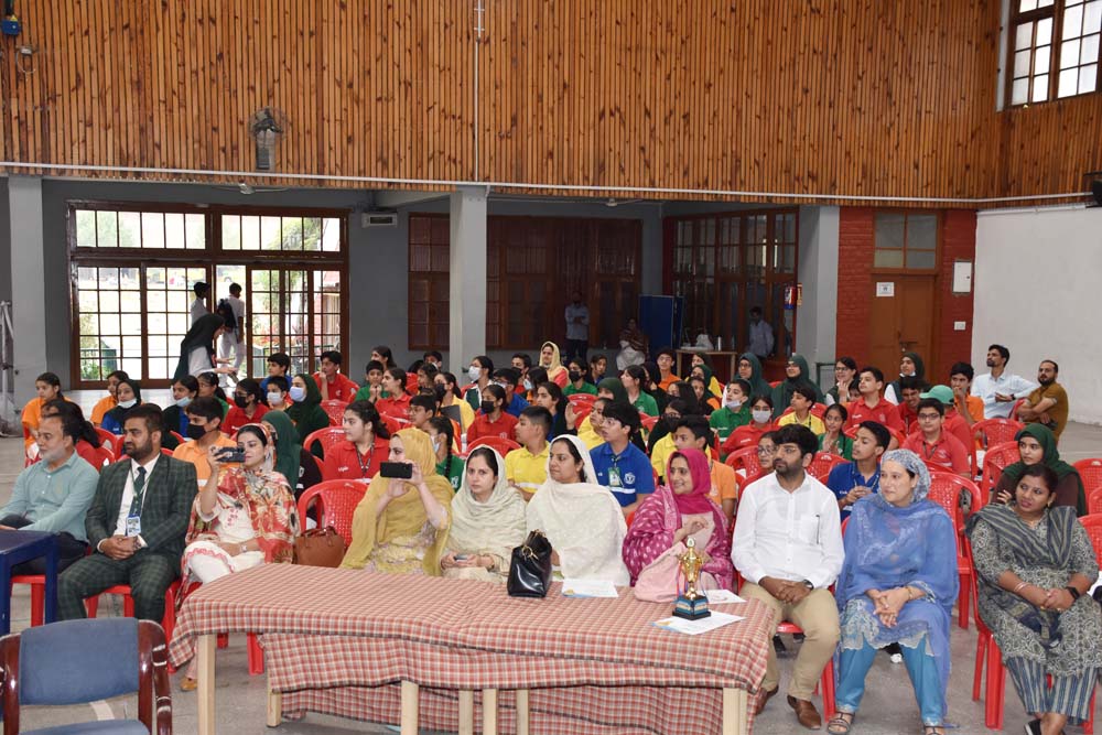 dpssgr's tweet photo. DPS Srinagar hosts Annual Inter School debate 2022

There was a tie for the winning trophy declared by the jury. The award was shared by DPS Srinagar and Green Valley Educational Institute

https://t.co/nnM6fKN2M6

#DPSSrinagar #Debate https://t.co/AnTwJZhJsn