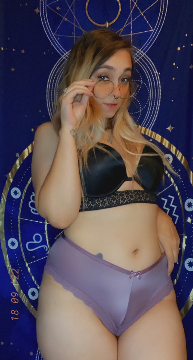 Ashes66012's tweet photo. Hi 😉
#ohioonlyfans #onlyfans #ohiohotwife #hotwife https://t.co/6Qp4ckUiRa